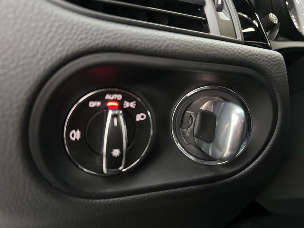 Used 2022 Porsche Macan S image 19