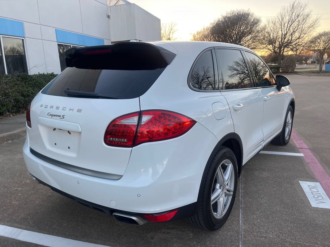 Used 2014 Porsche Cayenne S AWD/4WD image 9