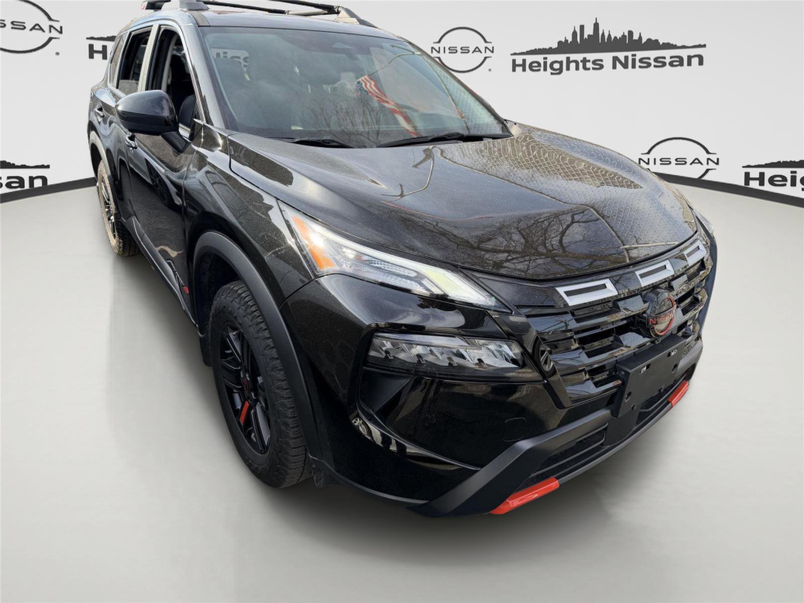 Used 2025 Nissan Rogue SV image 4