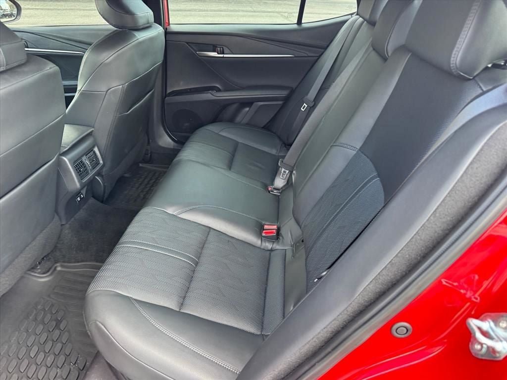 Used 2025 Toyota Camry XSE FWD image 14