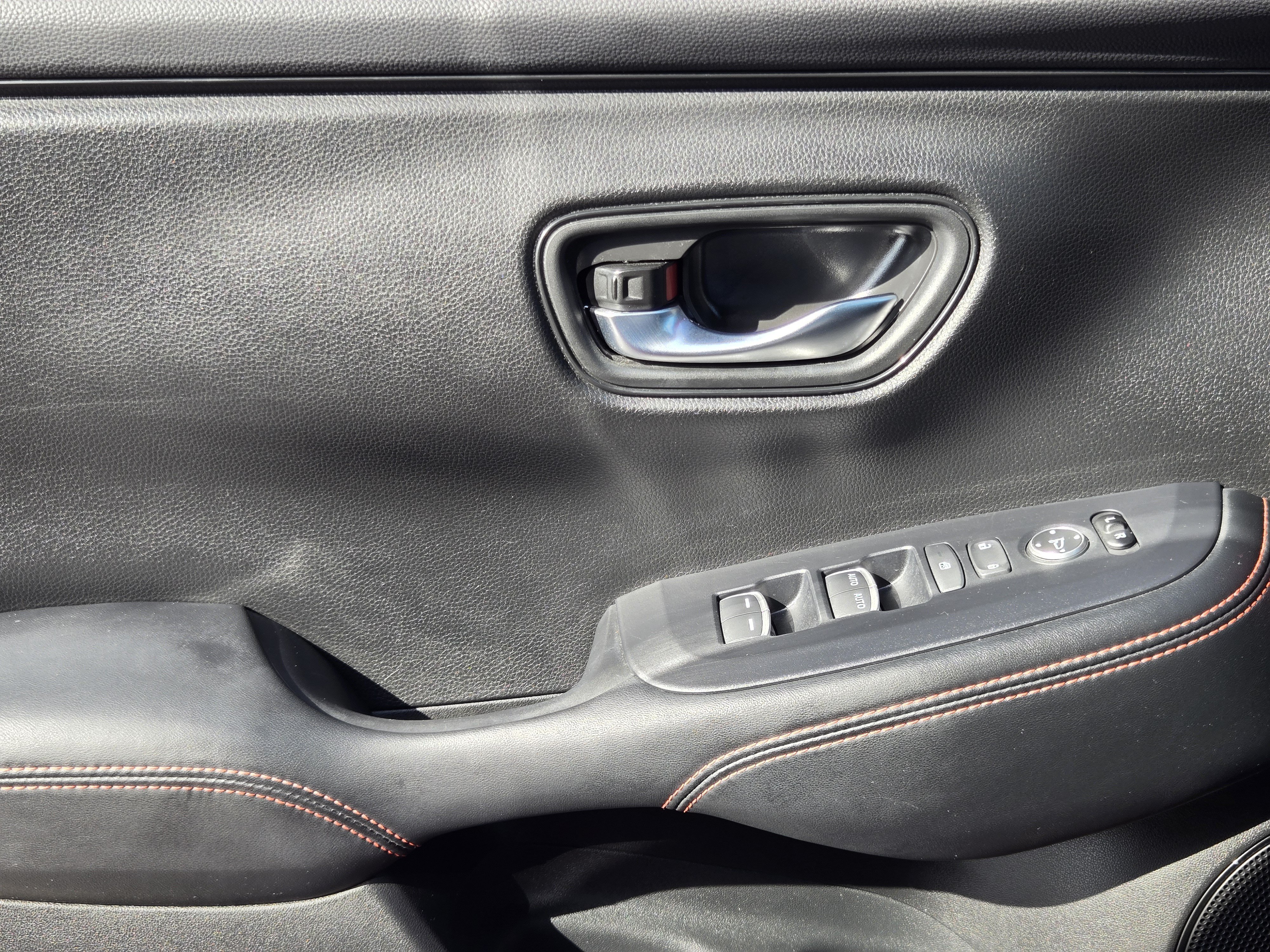 Certified 2025 Honda HR-V Sport image 21