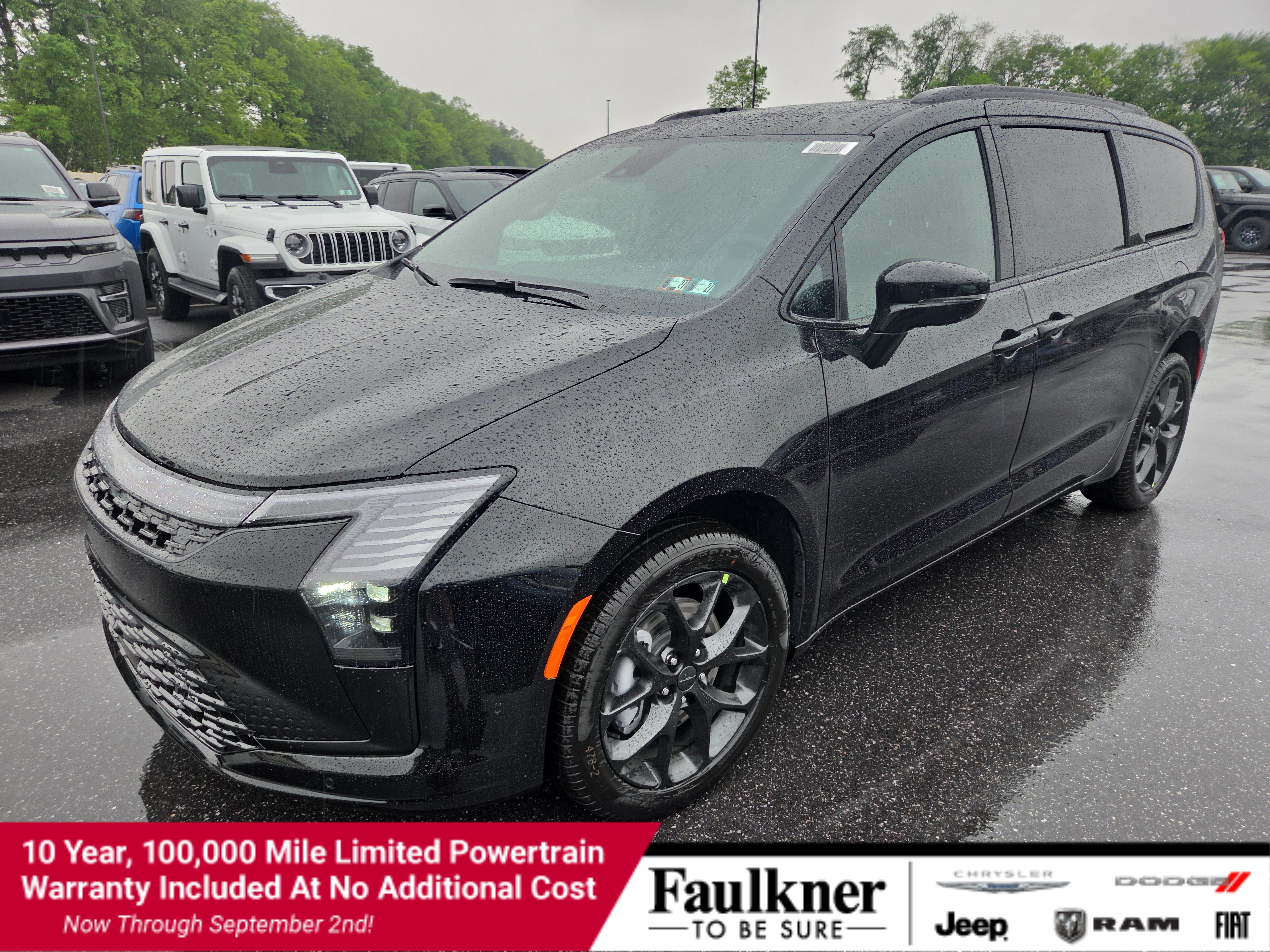 New 2027 Chrysler Pacifica Limited AWD/4WD image 1