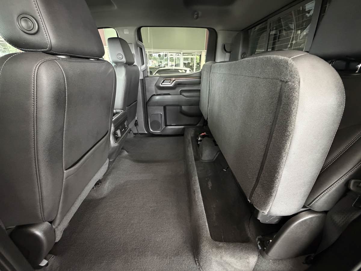 Used 2022 Chevrolet Silverado 1500 LT Trail Boss w/ LT Trail Boss Premium Package AWD/4WD image 24