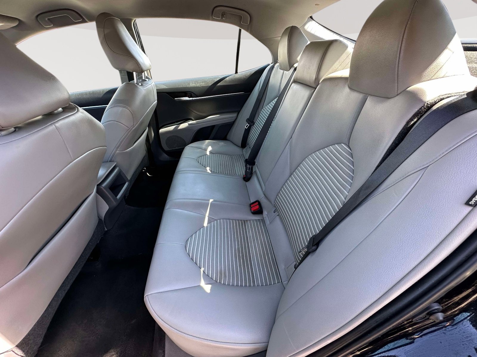 Used 2020 Toyota Camry SE image 27