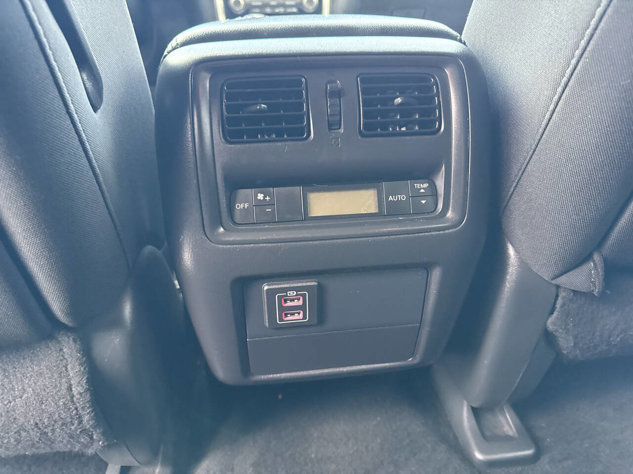 Used 2018 Nissan Pathfinder S image 17