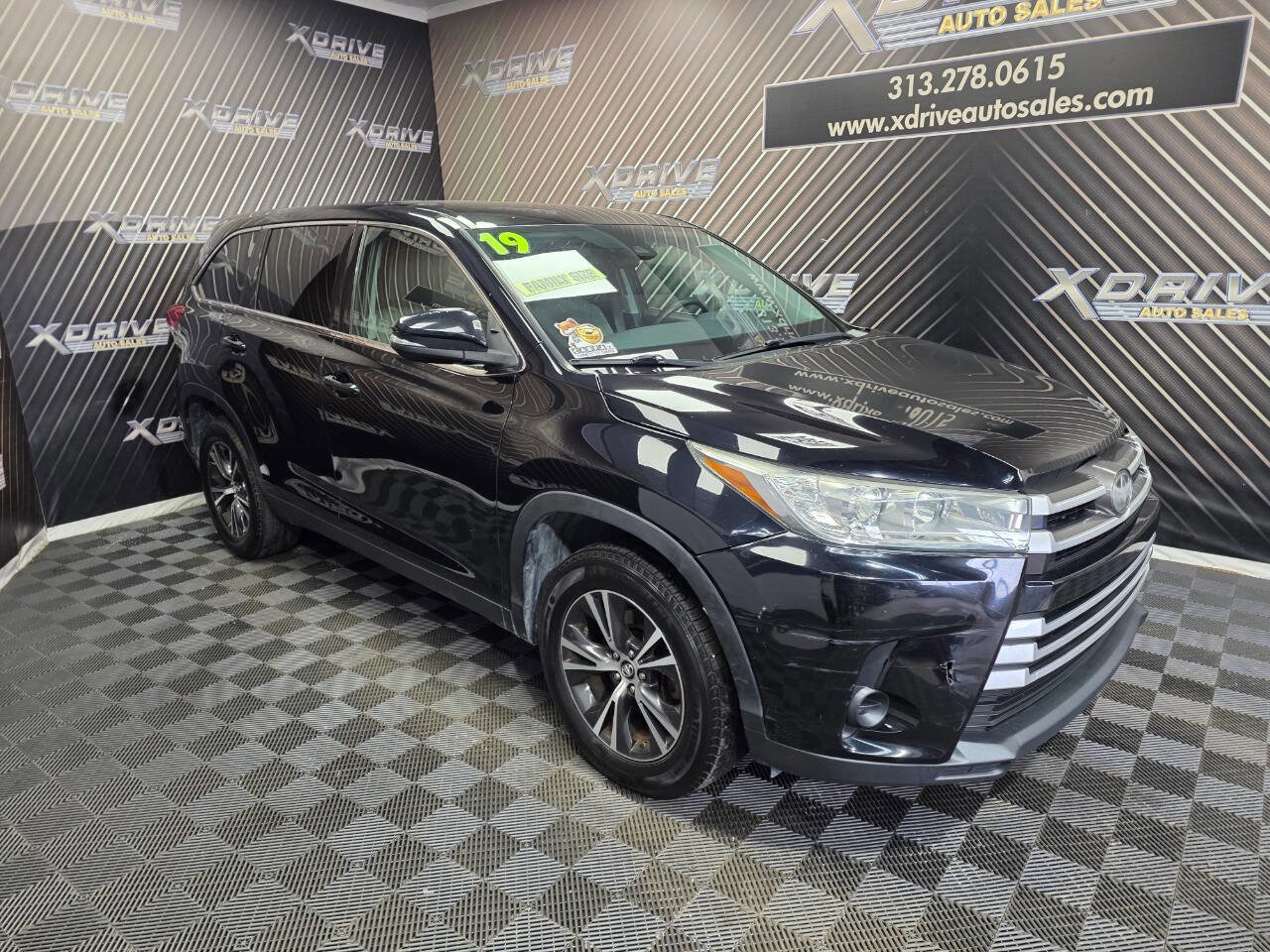 Used 2019 Toyota Highlander LE image 8