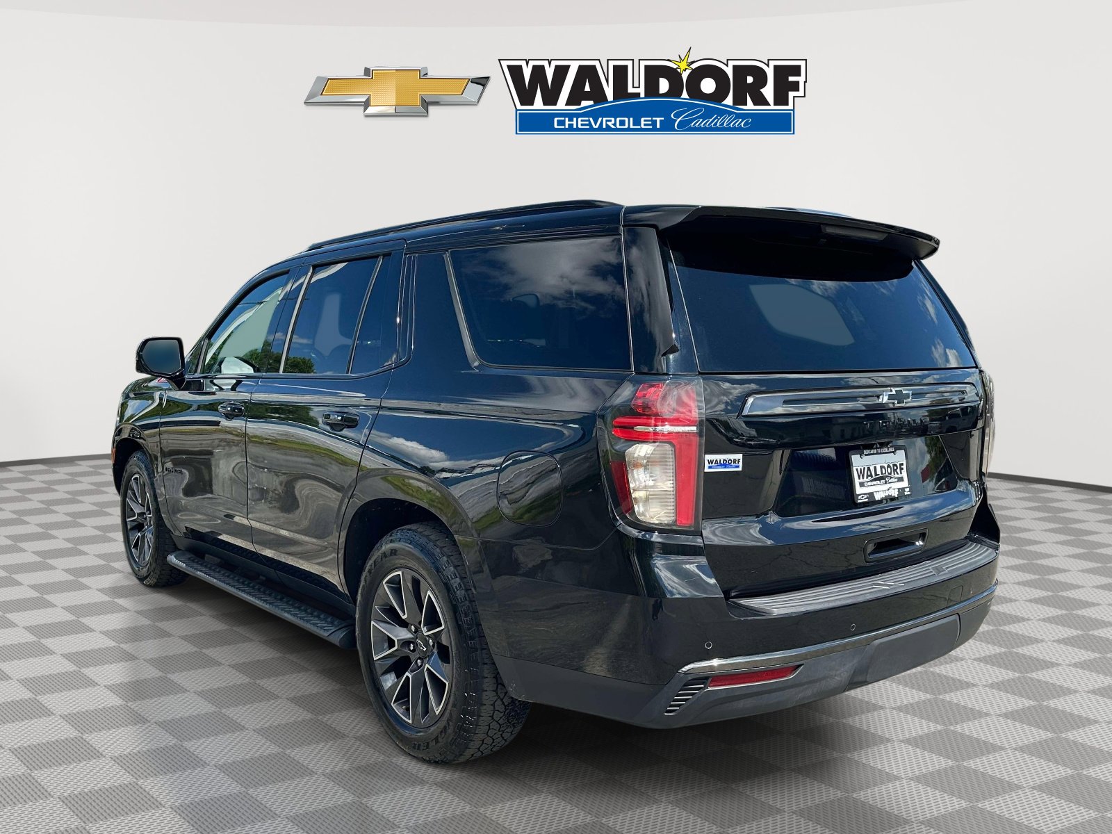 Used 2021 Chevrolet Tahoe Z71 w/ Z71 Off-Road Package AWD/4WD image 4