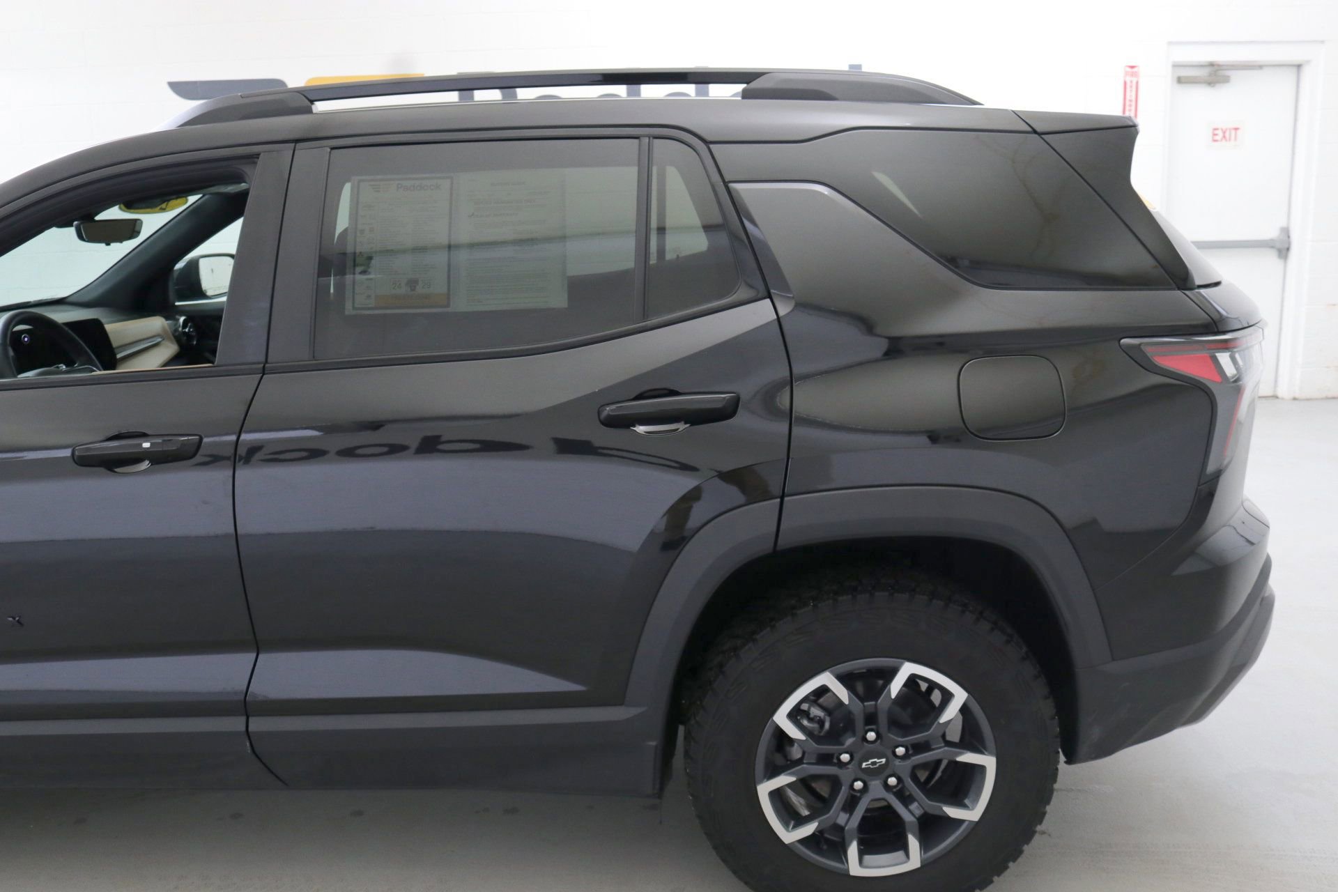 Used 2025 Chevrolet Equinox ACTIV w/ Safety and Technology Package image 5