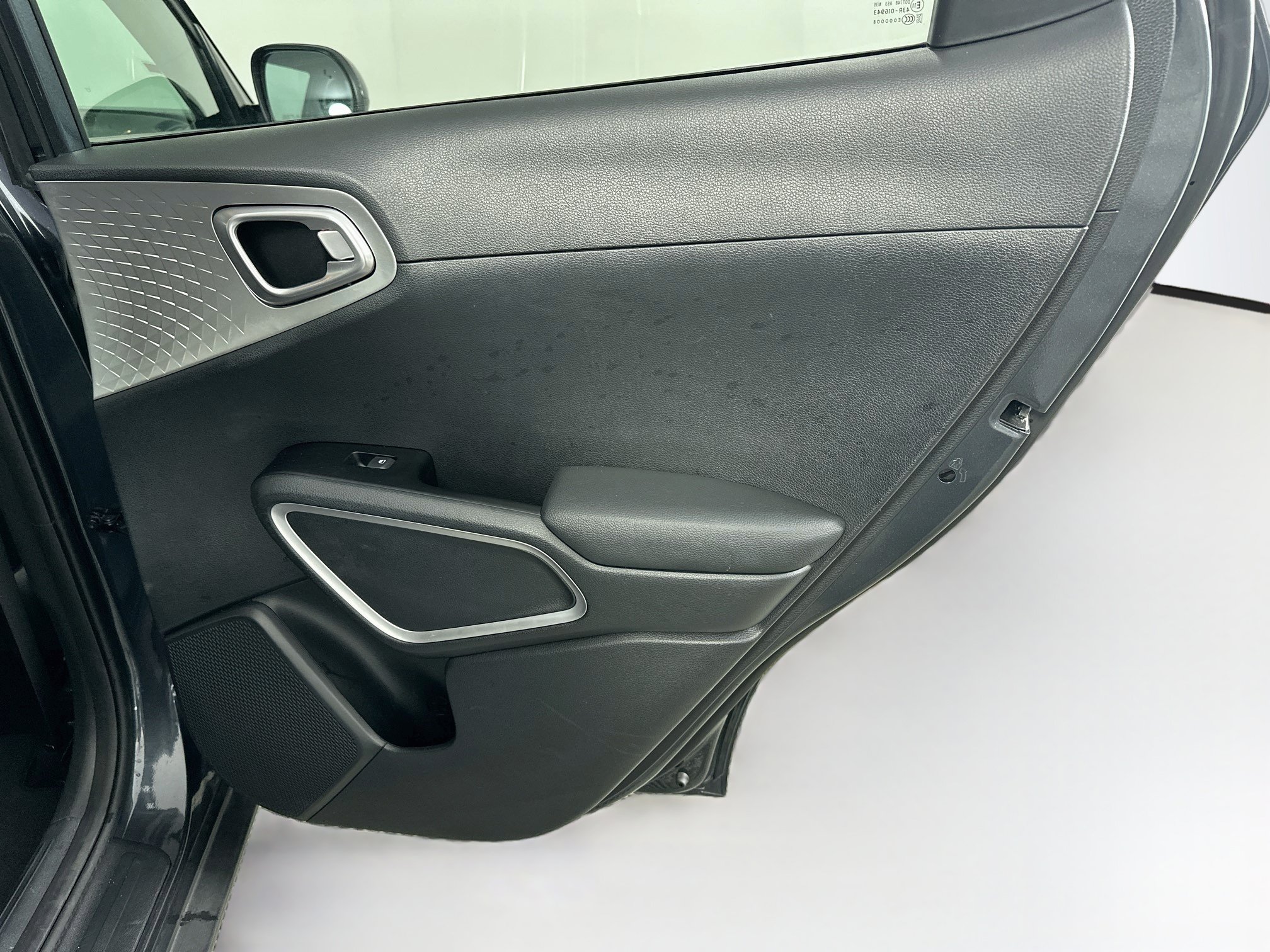 Used 2025 Kia Soul LX w/ LX Technology Package FWD image 30