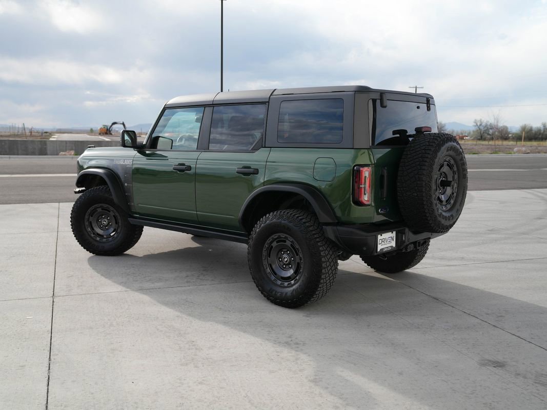 Used 2023 Ford Bronco Everglades image 4