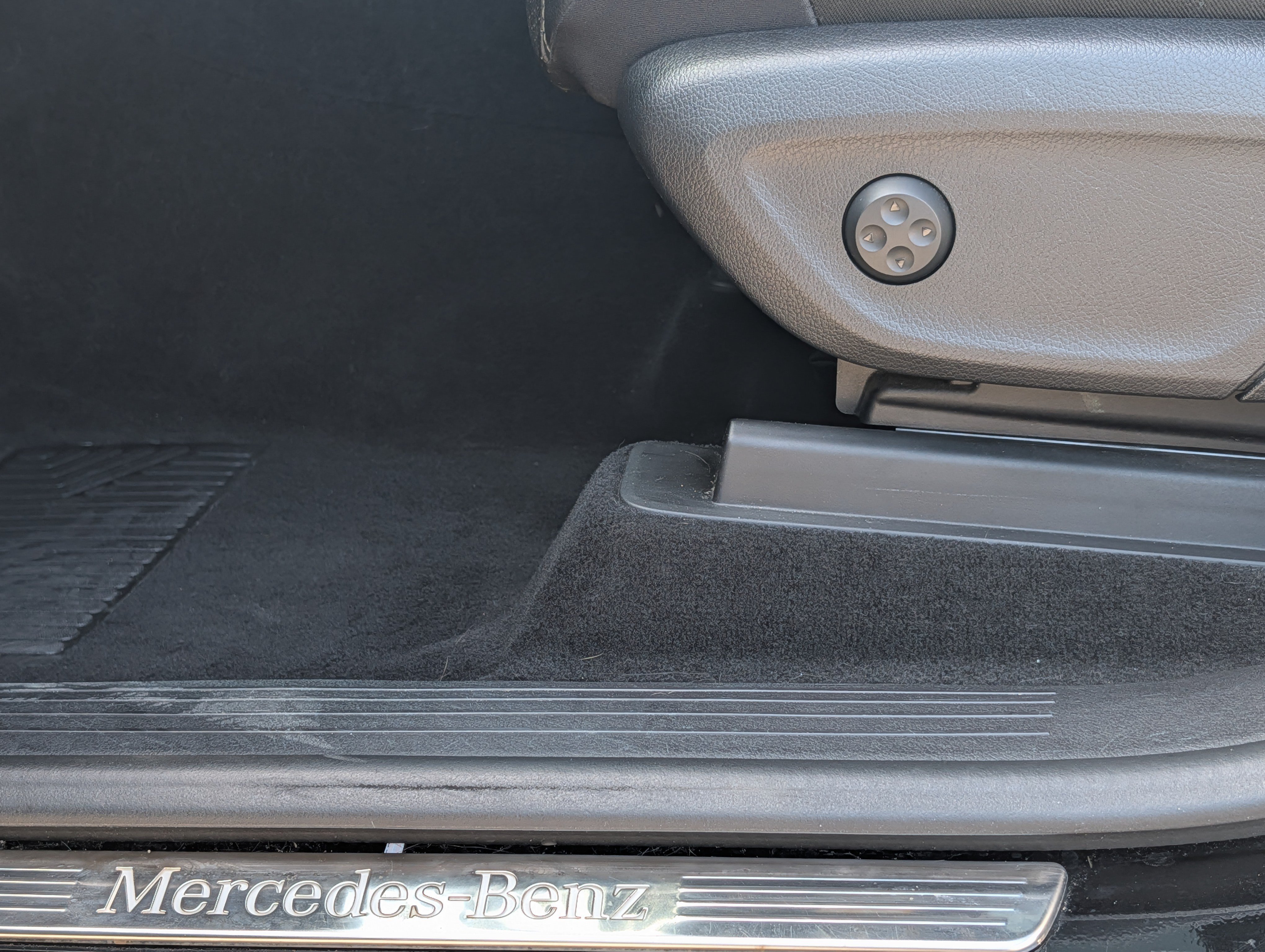 Used 2020 Mercedes-Benz GLE 350 4MATIC image 24