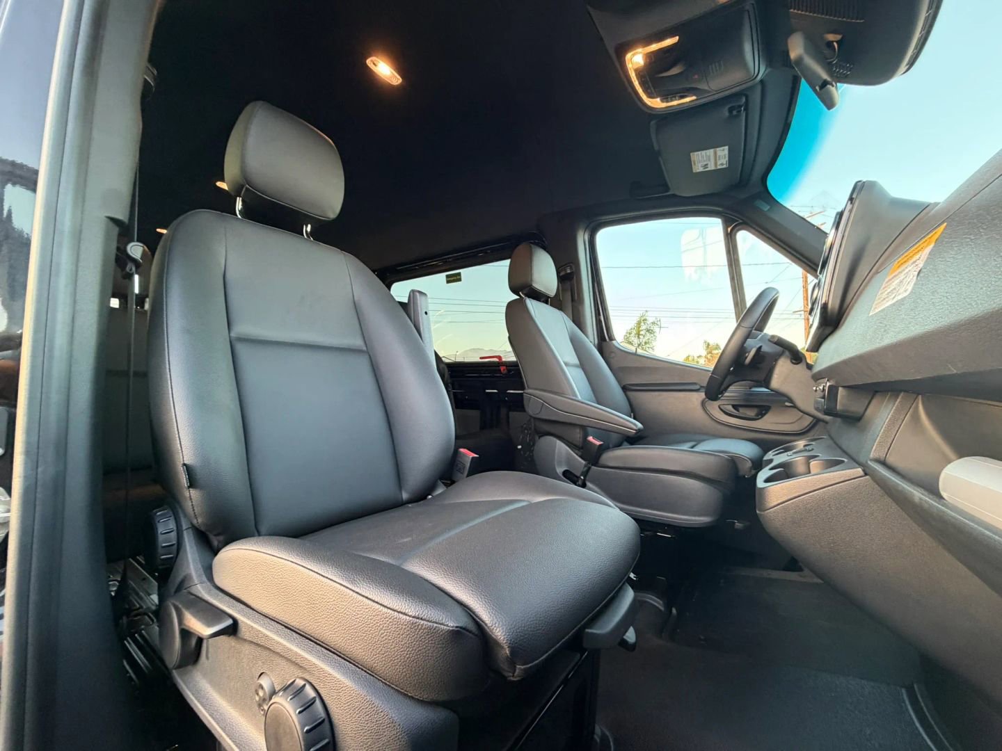 Used 2022 Mercedes-Benz Sprinter 2500 image 11