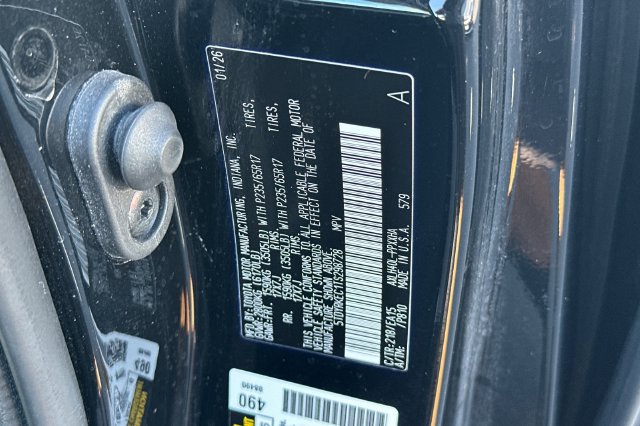Certified 2026 Toyota Sienna XLE FWD image 35