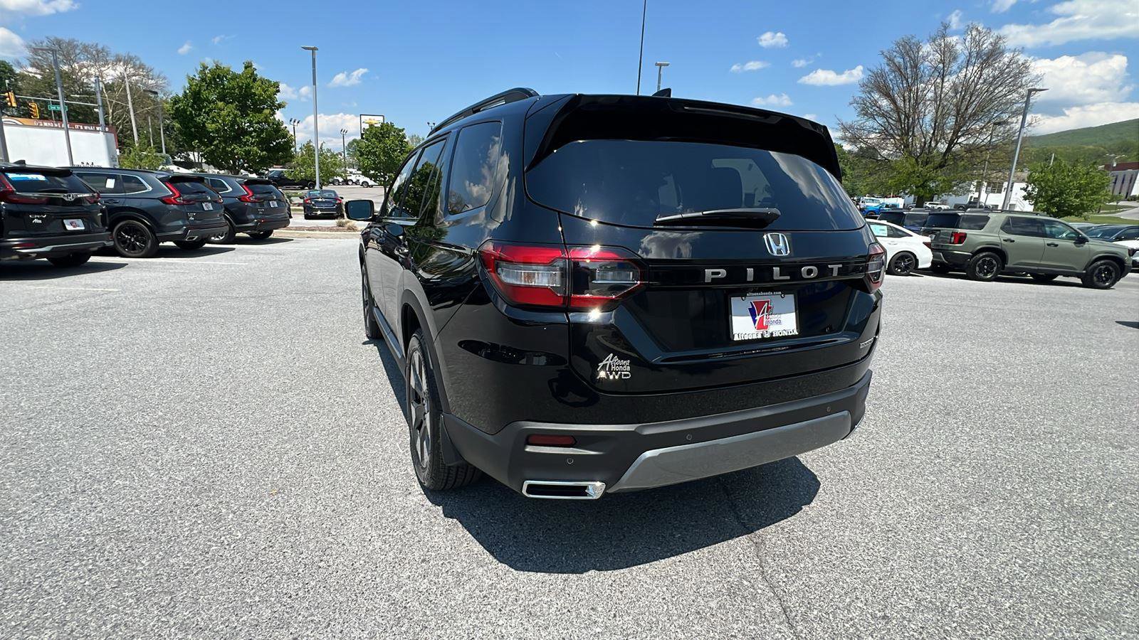 New 2026 Honda Pilot Touring image 6