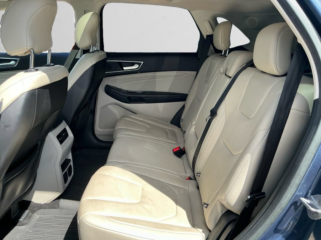 Used 2018 Ford Edge Titanium w/ Technology Package AWD/4WD image 13