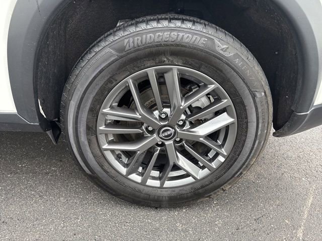 Used 2023 Nissan Rogue S AWD/4WD image 16