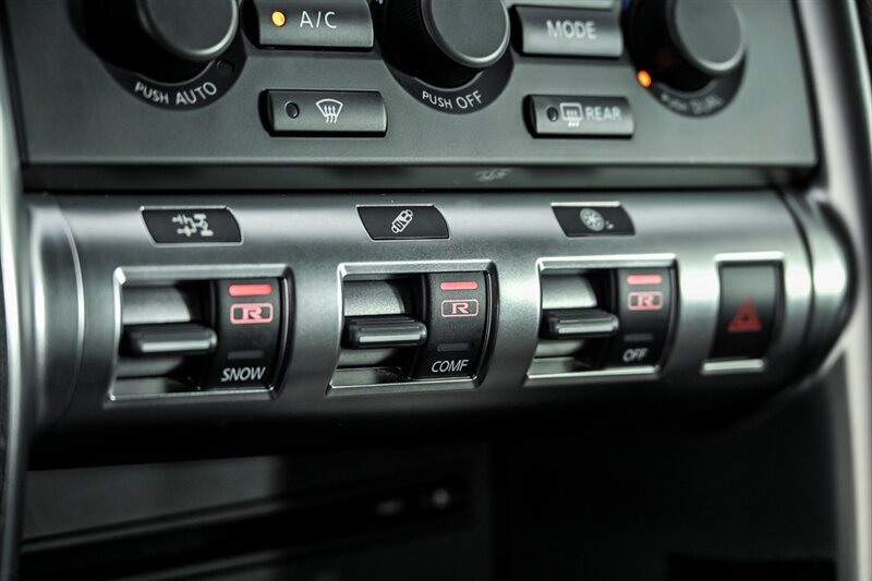 Used 2009 Nissan GT-R Premium AWD/4WD image 27