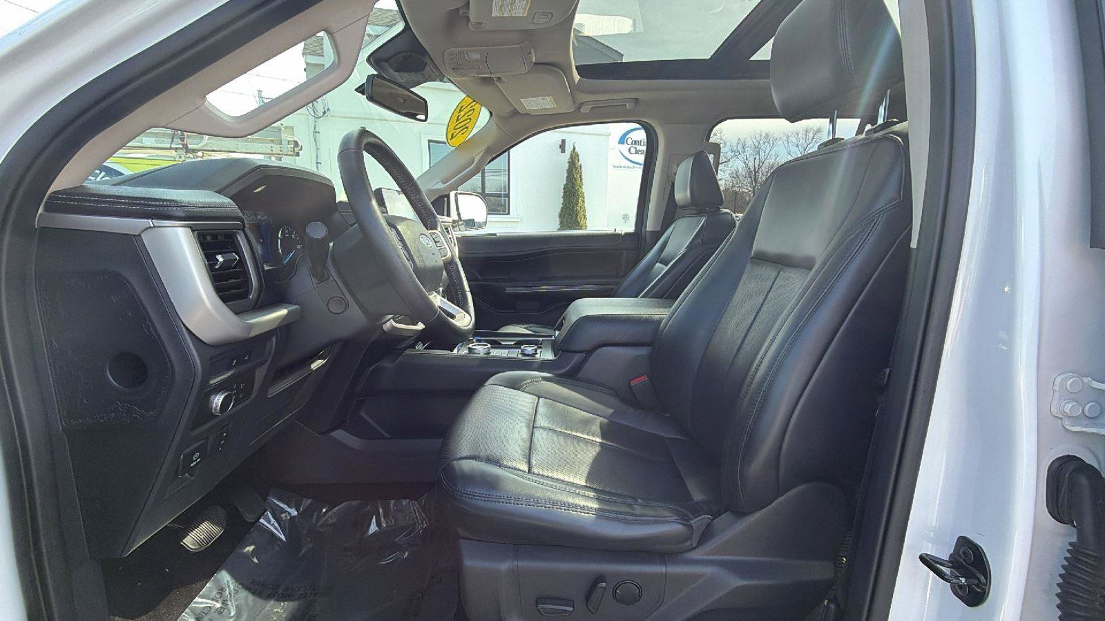 Used 2022 Ford Expedition Max XLT AWD/4WD image 15