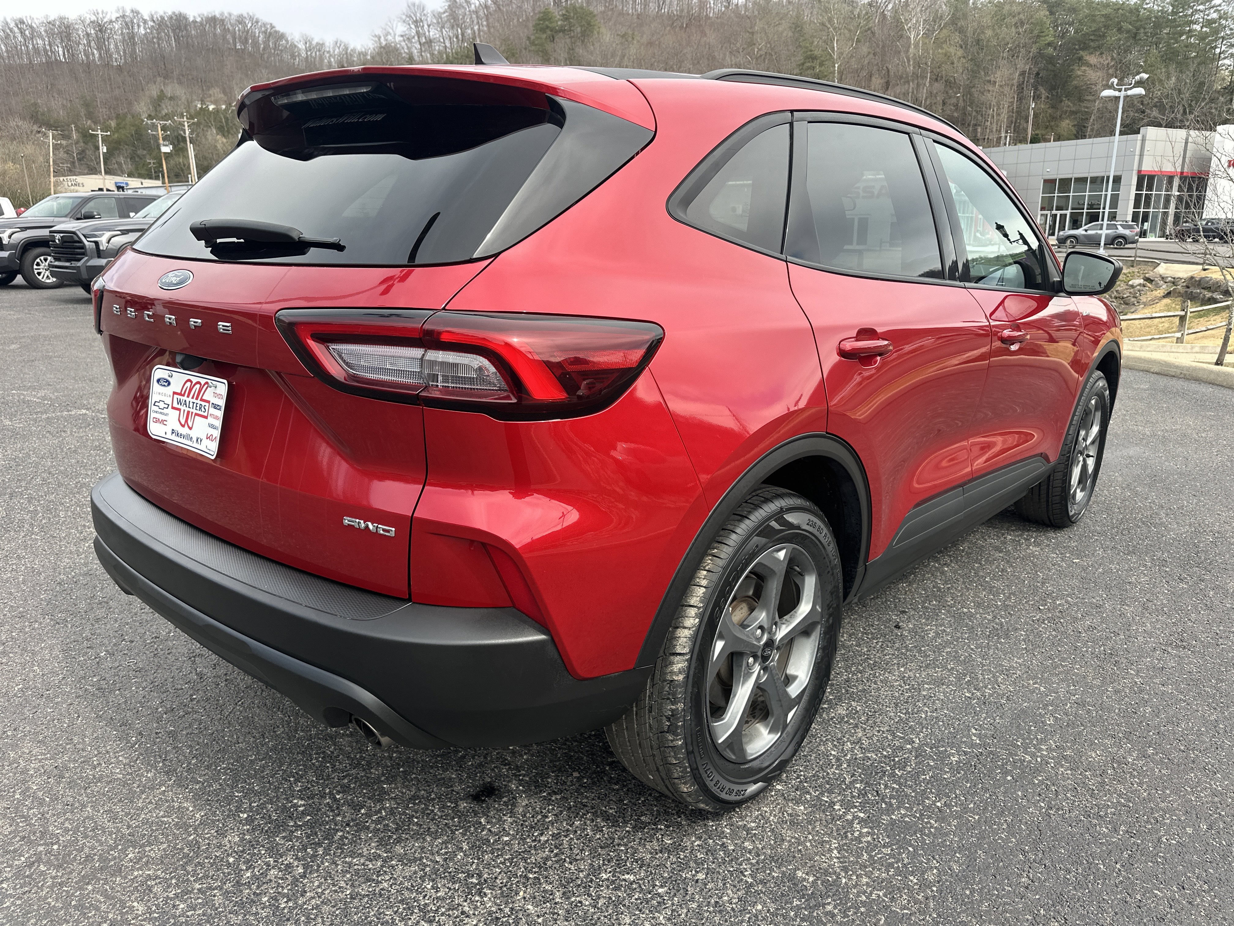 Used 2025 Ford Escape ST-Line image 2