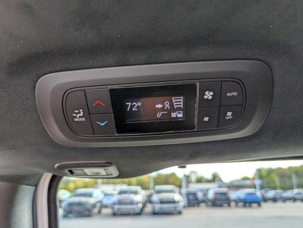 New 2026 Chrysler Pacifica Pinnacle image 46