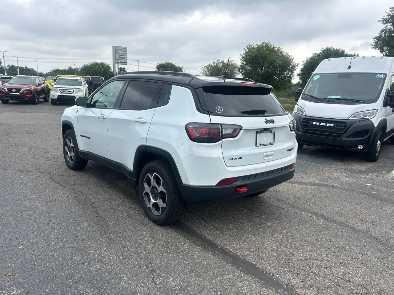 Used 2022 Jeep Compass Trailhawk w/ Trailhawk Elite Group AWD/4WD image 5