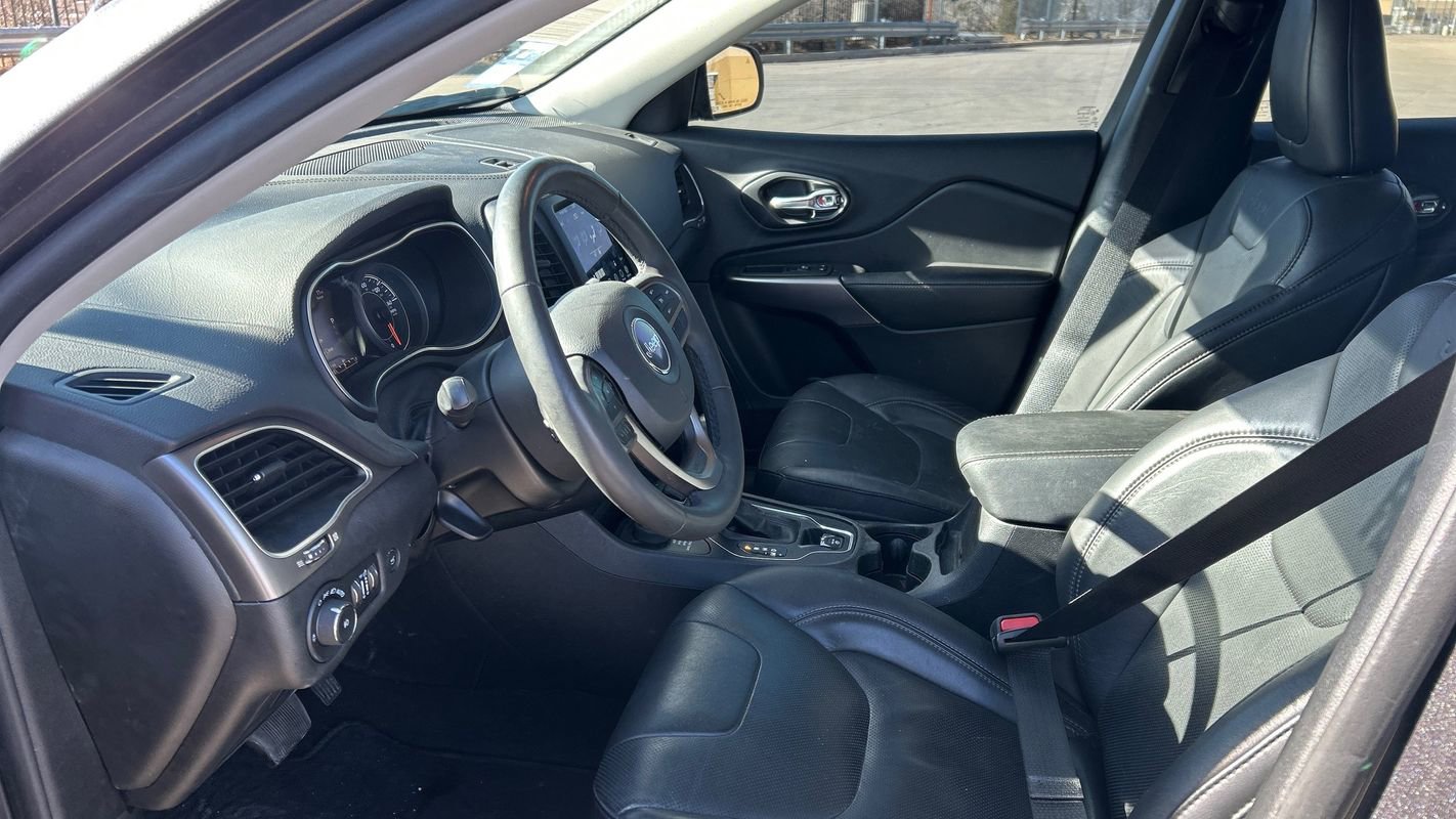 Used 2021 Jeep Cherokee Latitude Lux w/ Comfort/Convenience Group image 9