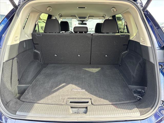 Used 2025 Nissan Rogue SV image 22