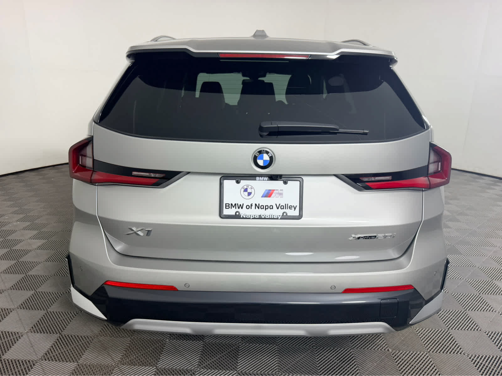 New 2027 BMW X1 xDrive28i AWD/4WD image 4