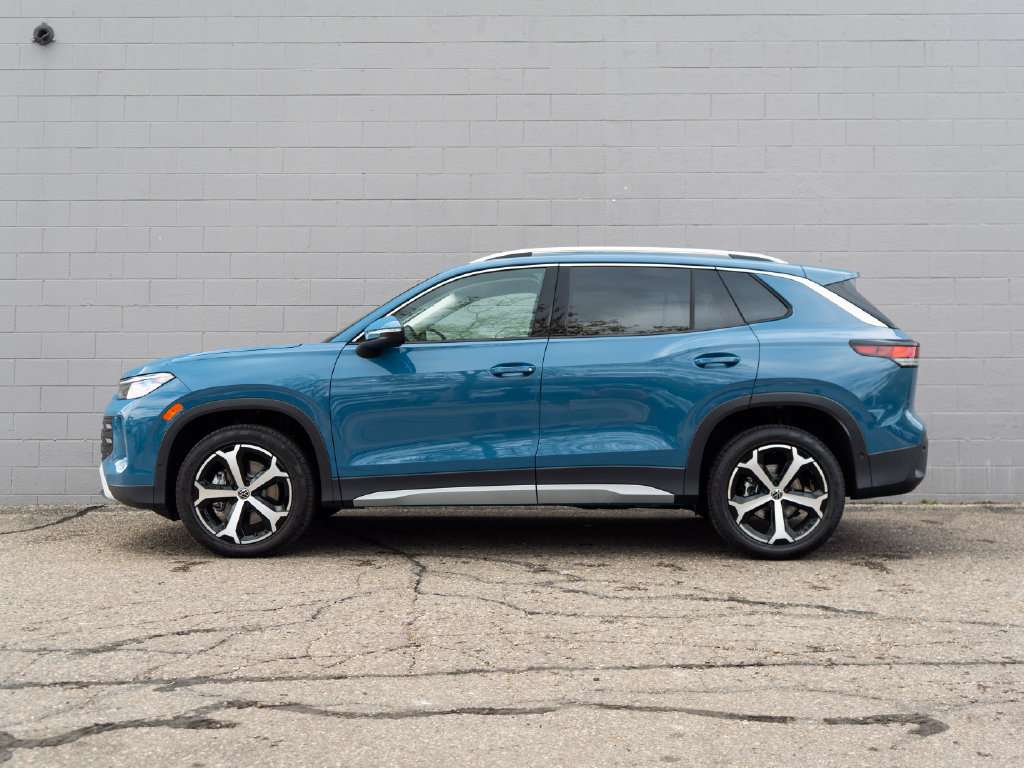 New 2026 Volkswagen Tiguan SE AWD/4WD image 3