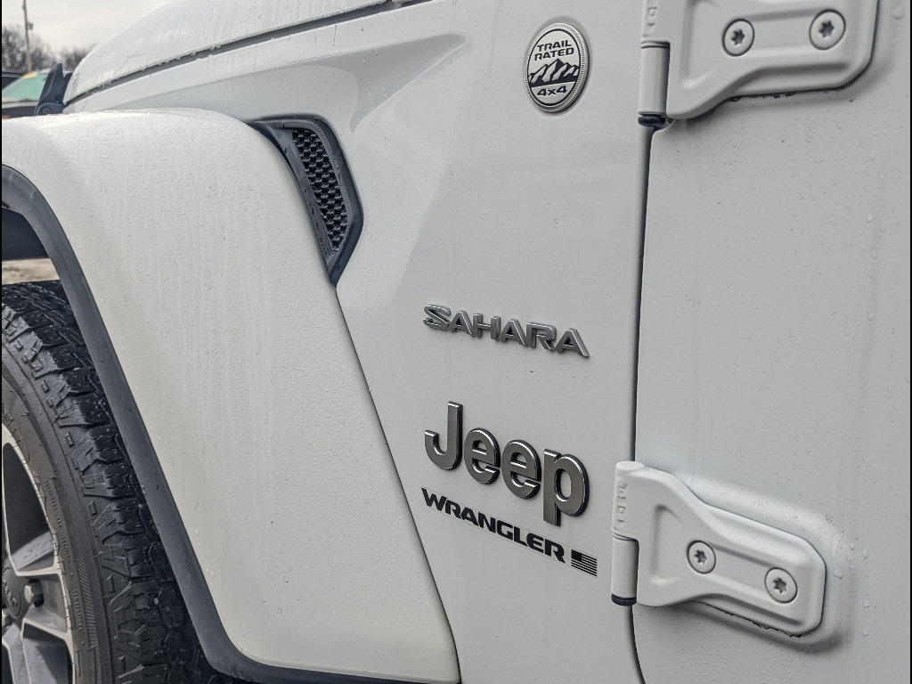 Used 2023 Jeep Wrangler Sahara w/ Cold Weather Group image 10