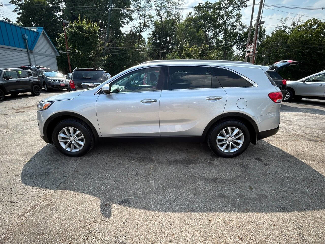 Used 2017 Kia Sorento FWD image 4