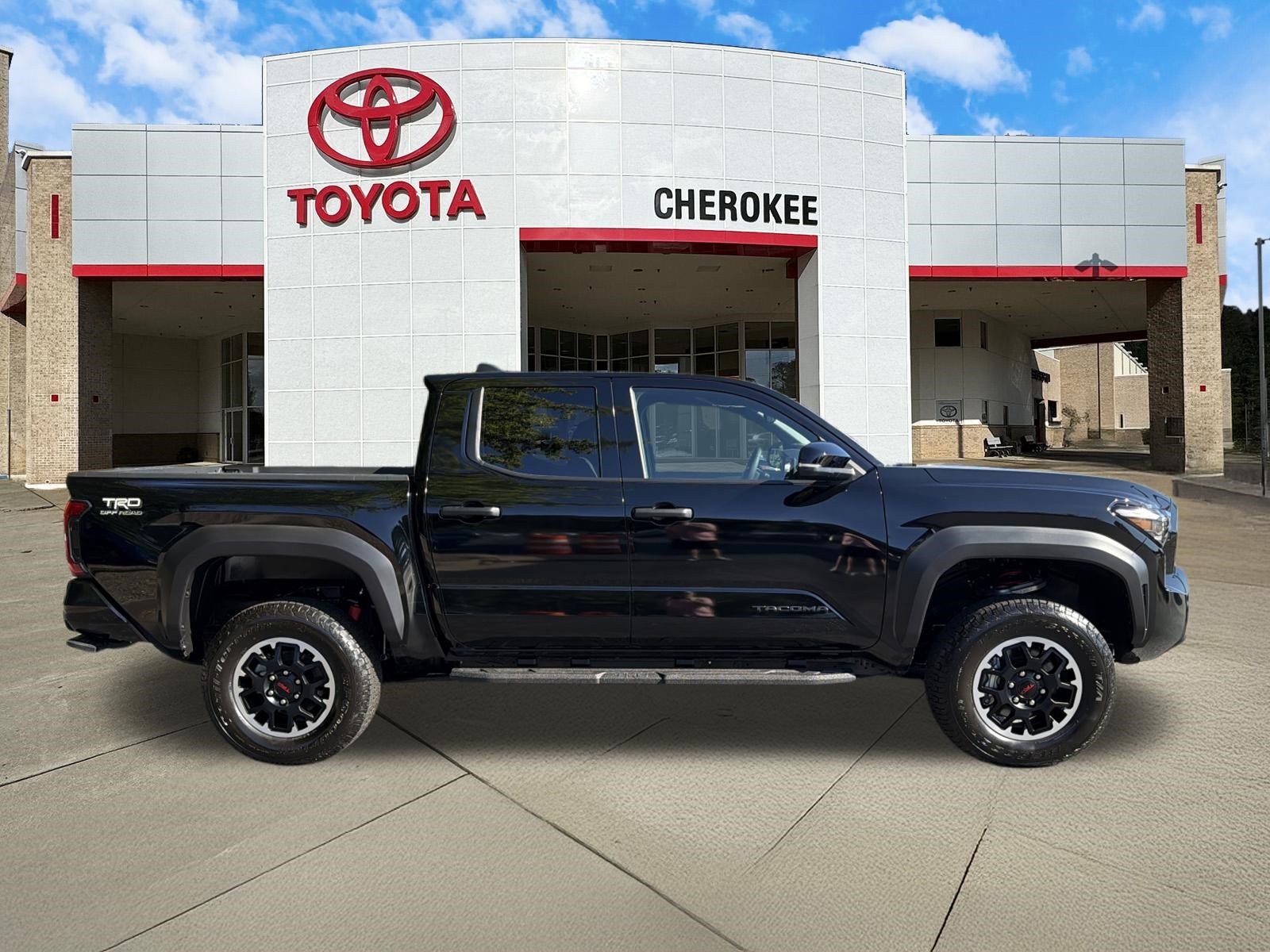 Used 2025 Toyota Tacoma TRD Off-Road w/ TRD Off Road Upgrade Package AWD/4WD image 4