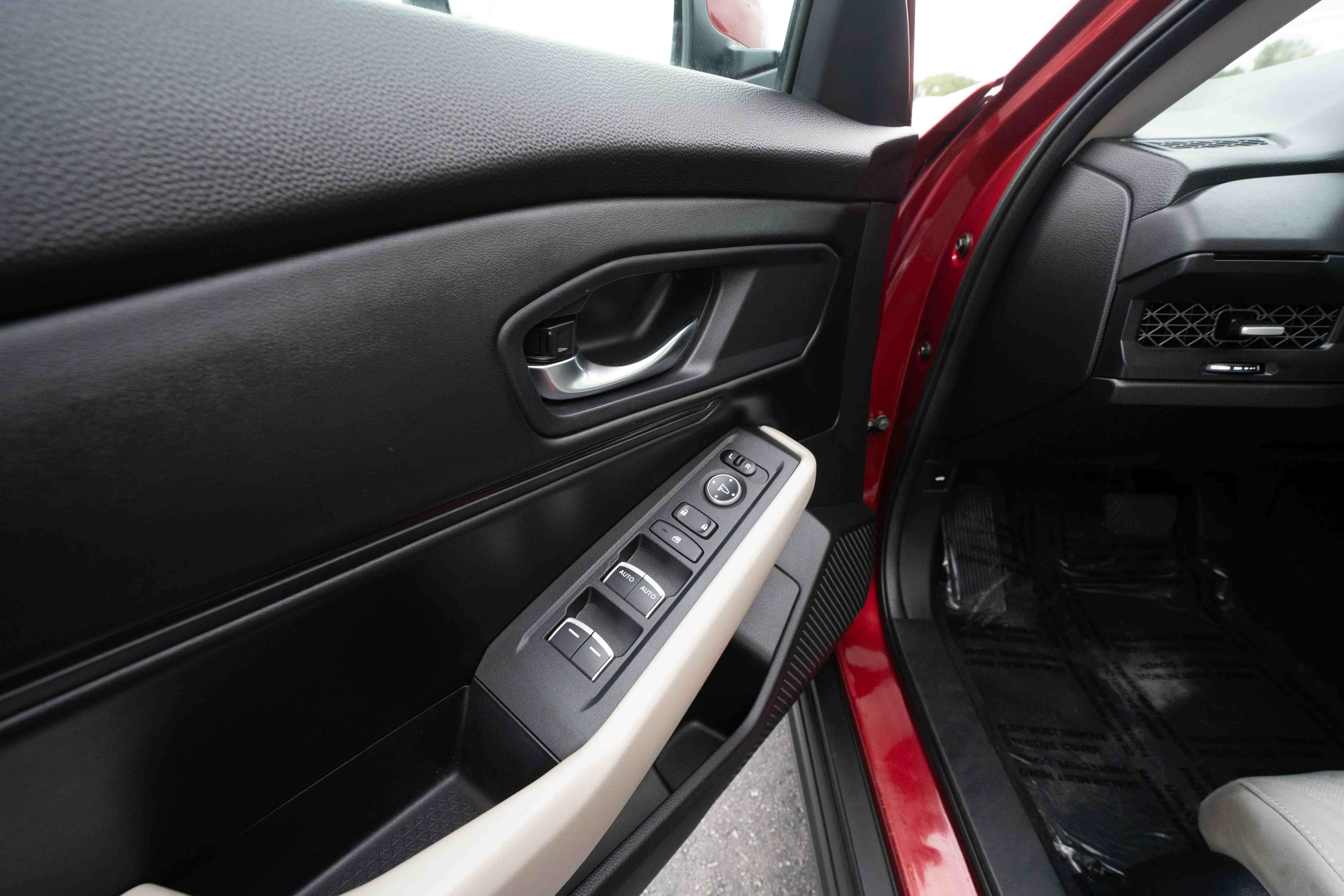 Used 2024 Honda Accord EX image 7