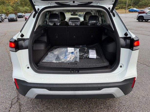 New 2025 Volkswagen Tiguan SE image 33