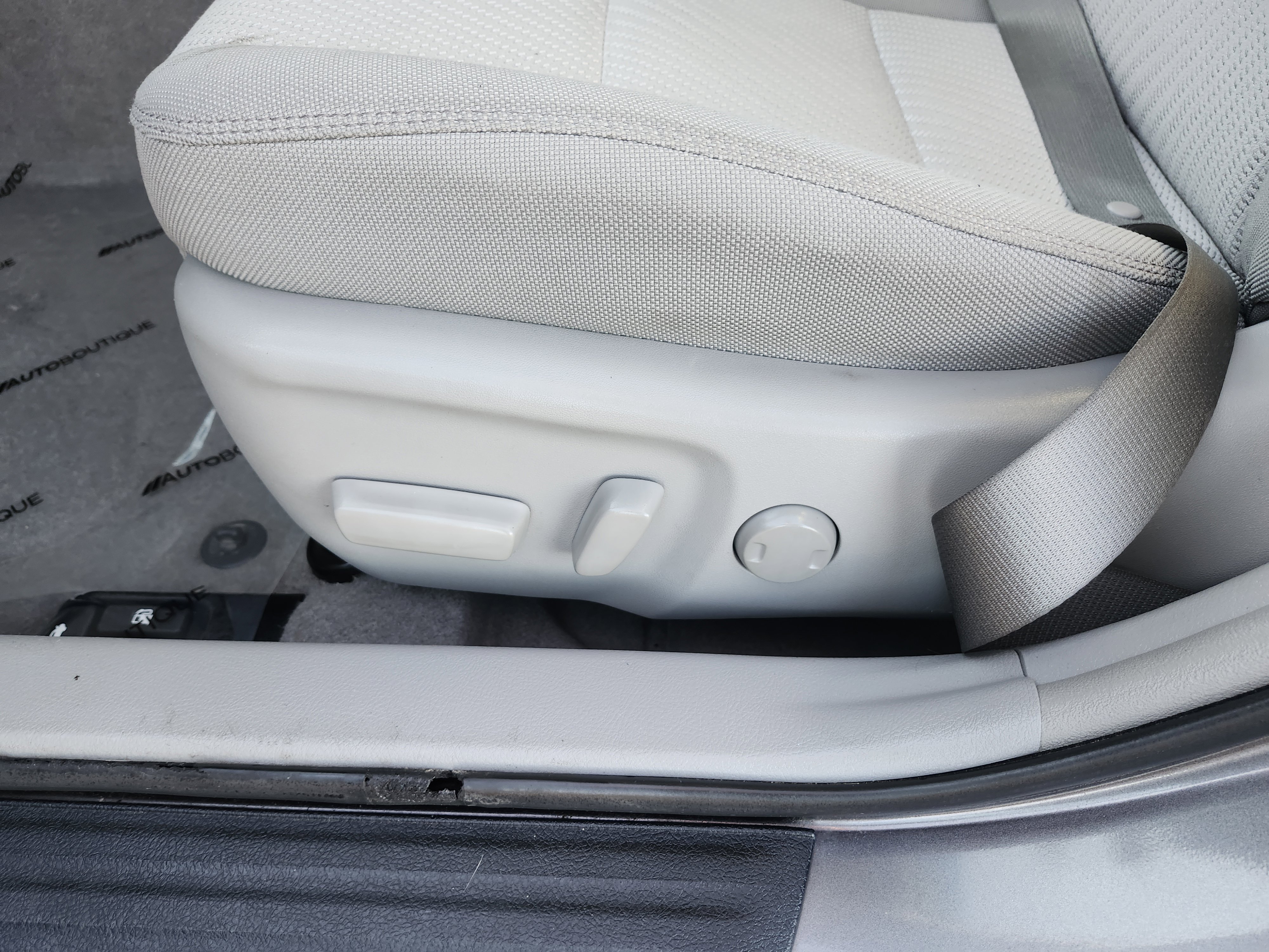 Used 2017 Toyota Camry LE image 21