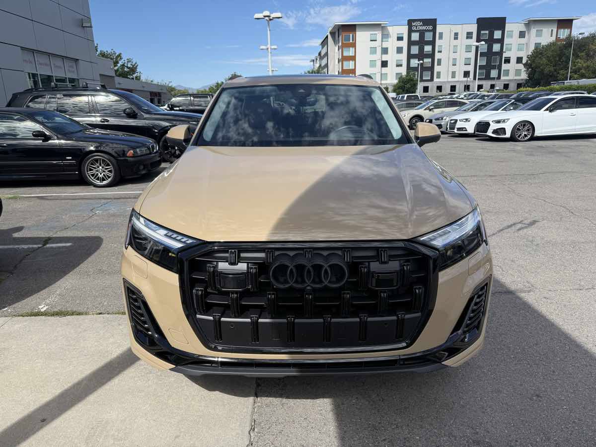 Used 2025 Audi Q7 3.0T Prestige w/ Prestige Package AWD/4WD image 3