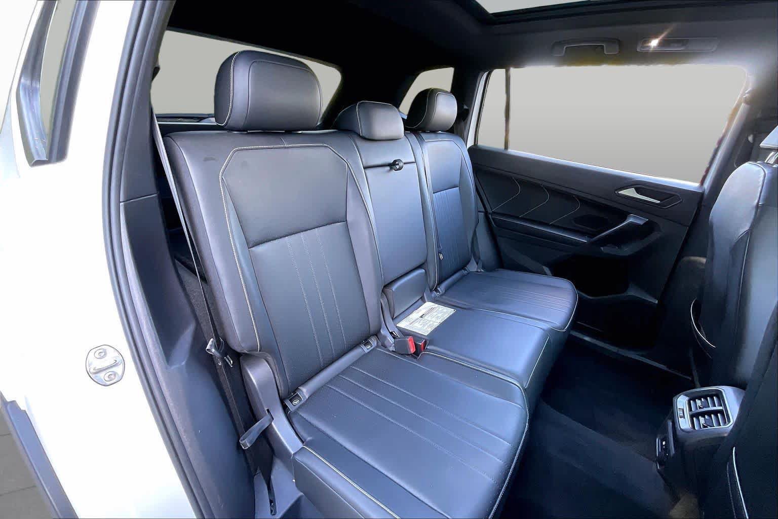 Used 2022 Volkswagen Tiguan SE R-Line AWD/4WD image 19