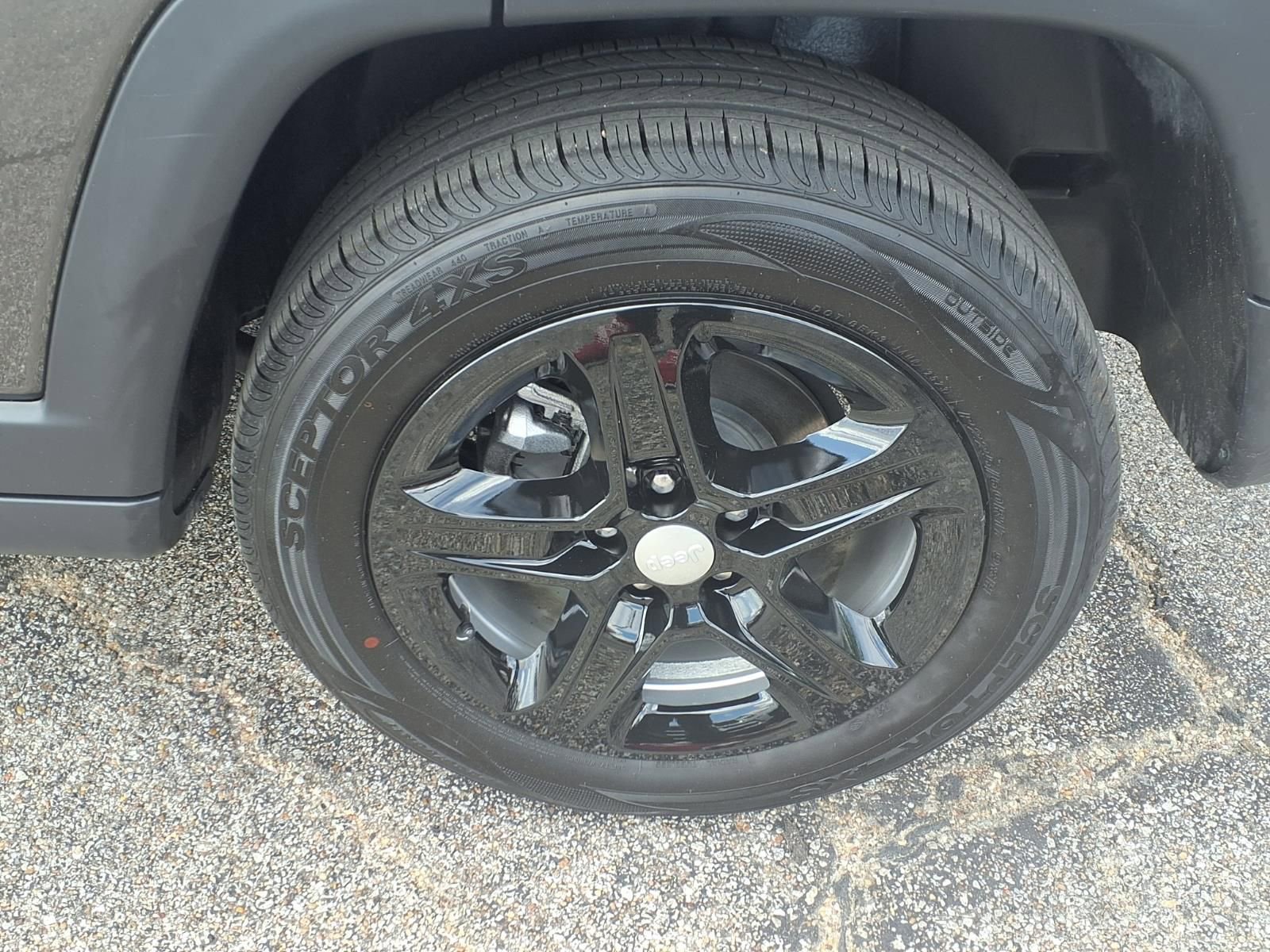 Used 2024 Jeep Compass Sport image 25