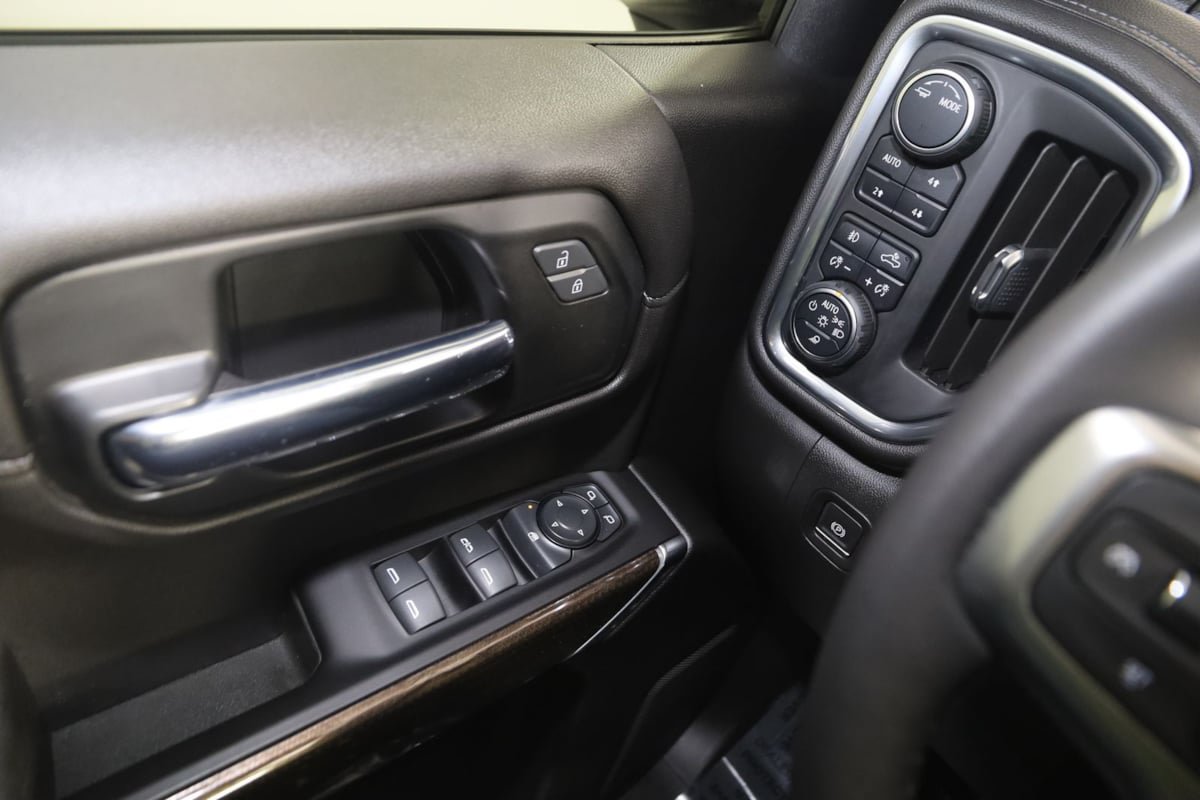 Used 2022 Chevrolet Silverado 1500 LT Trail Boss w/ Safety Package AWD/4WD image 23