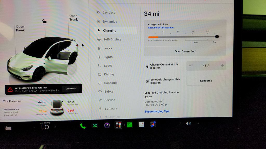 Used 2024 Tesla Model Y Performance AWD/4WD image 19