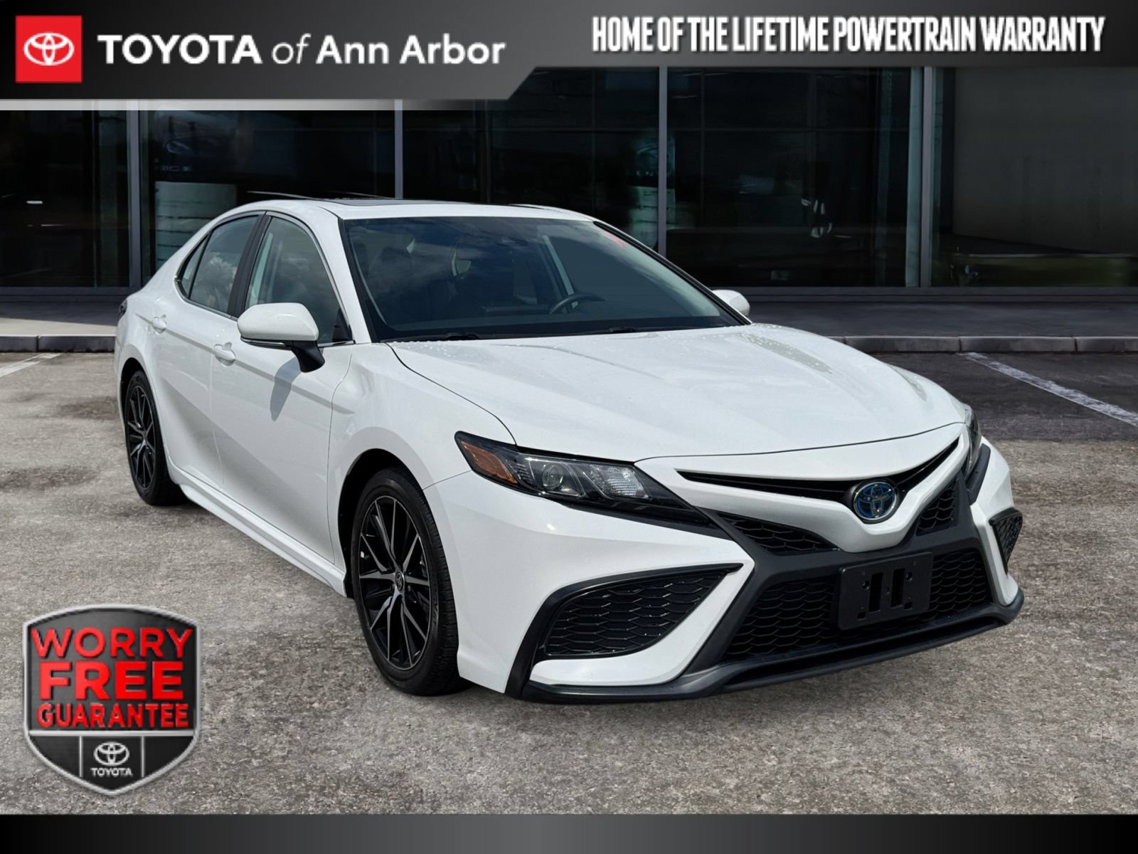 Used 2023 Toyota Camry SE w/ Audio Upgrade Package FWD image 1