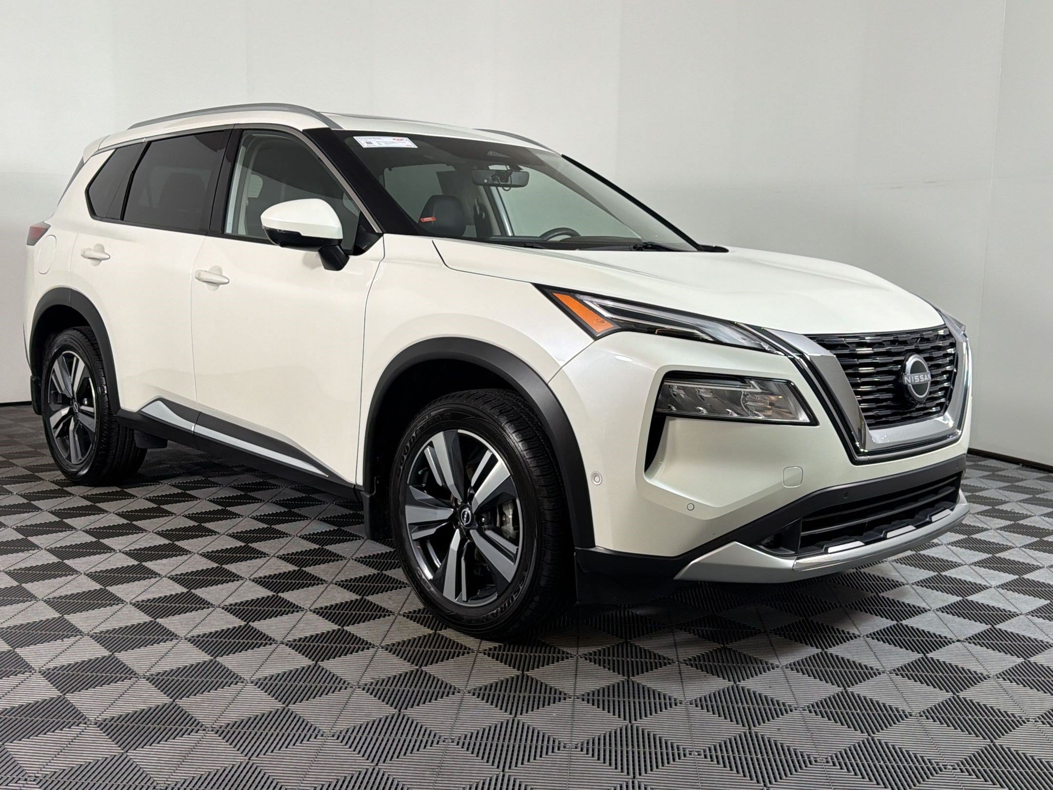 Used 2022 Nissan Rogue Platinum w/ Head-Up Display Package FWD image 26