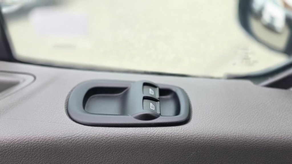 Used 2023 Ford Transit 350 XLT image 21