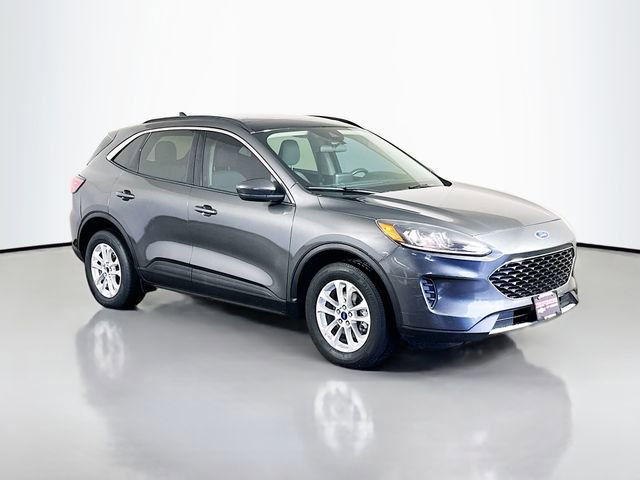 Used 2020 Ford Escape SE image 2