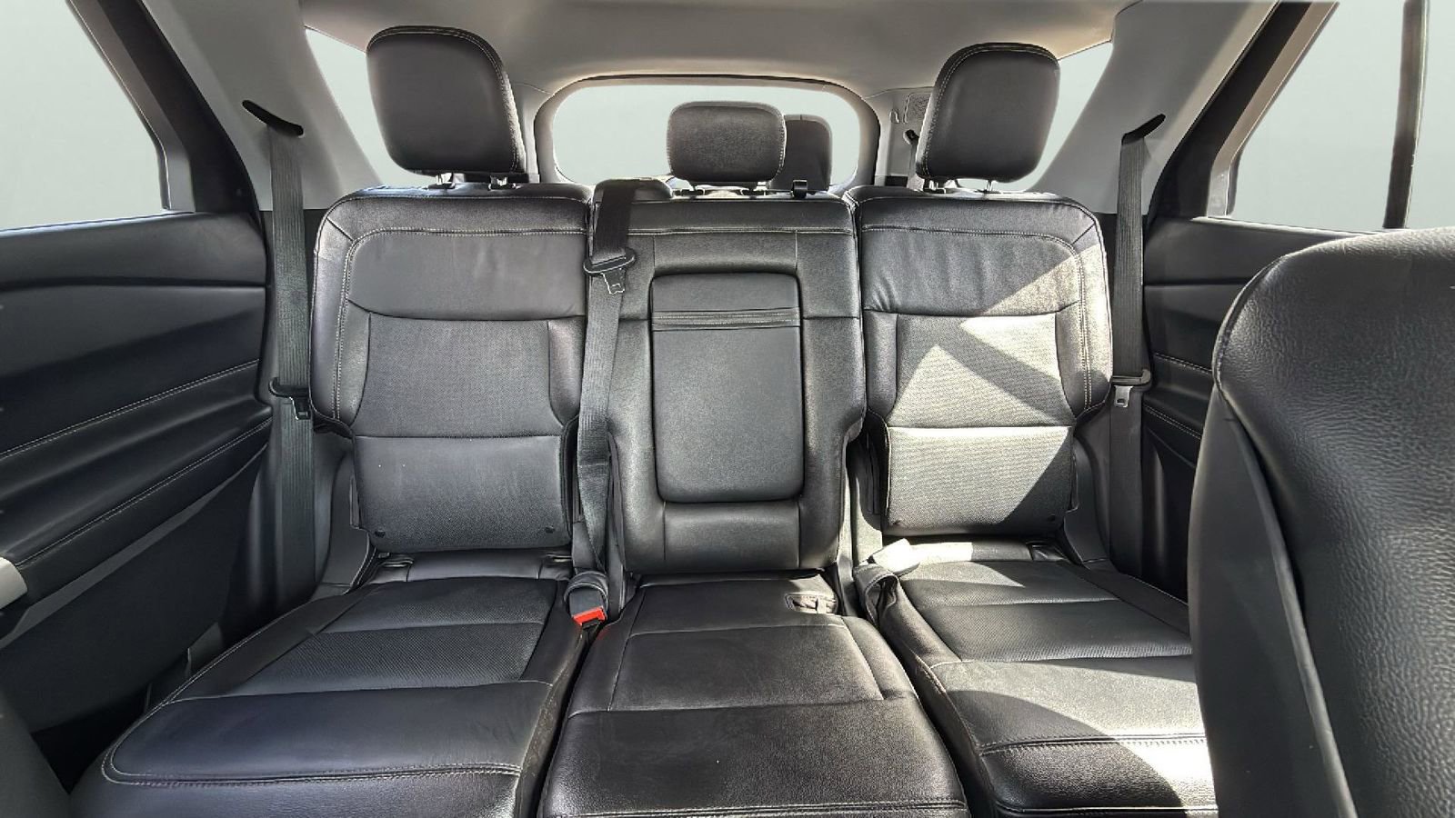 Used 2020 Ford Explorer Limited image 26