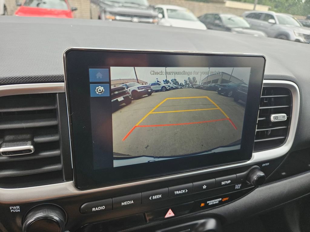 Used 2025 Hyundai Venue SEL FWD image 22