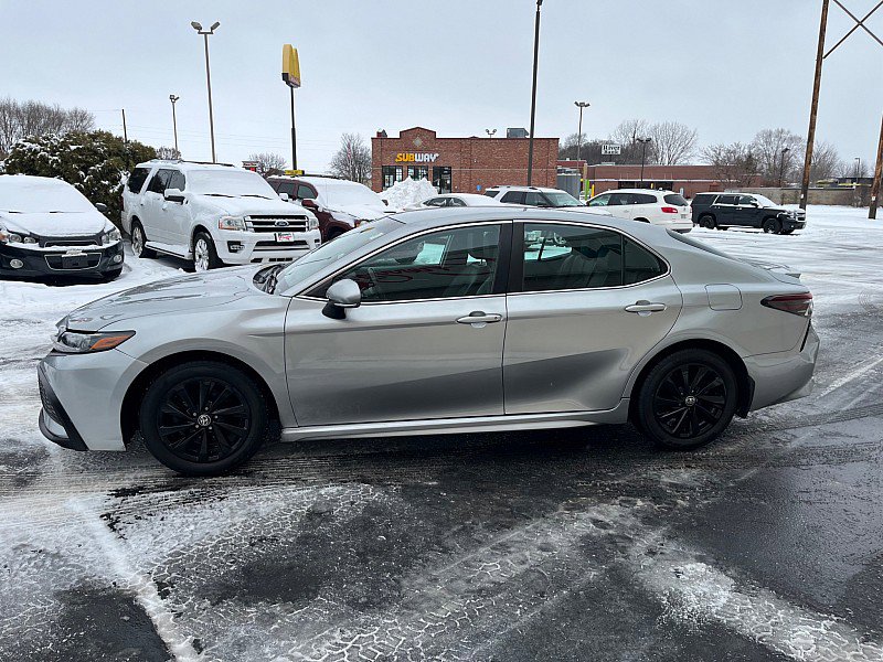 Used 2021 Toyota Camry SE image 7