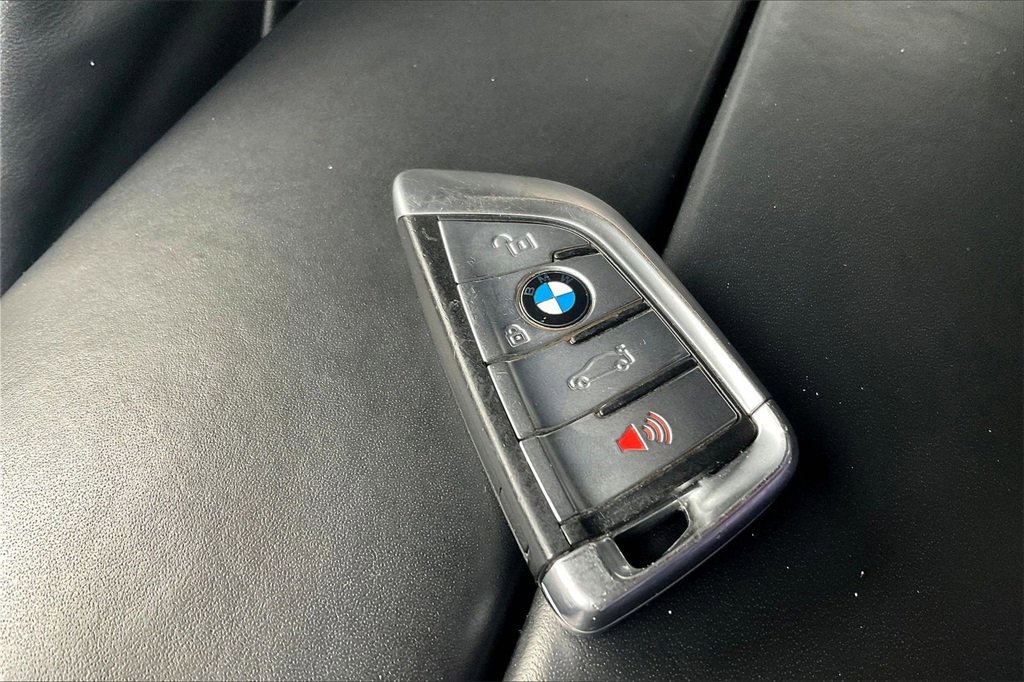 Used 2022 BMW 750i xDrive w/ Executive Package image 12