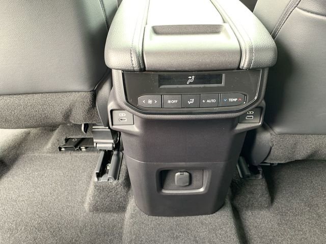 Used 2026 Toyota Grand Highlander XLE image 32