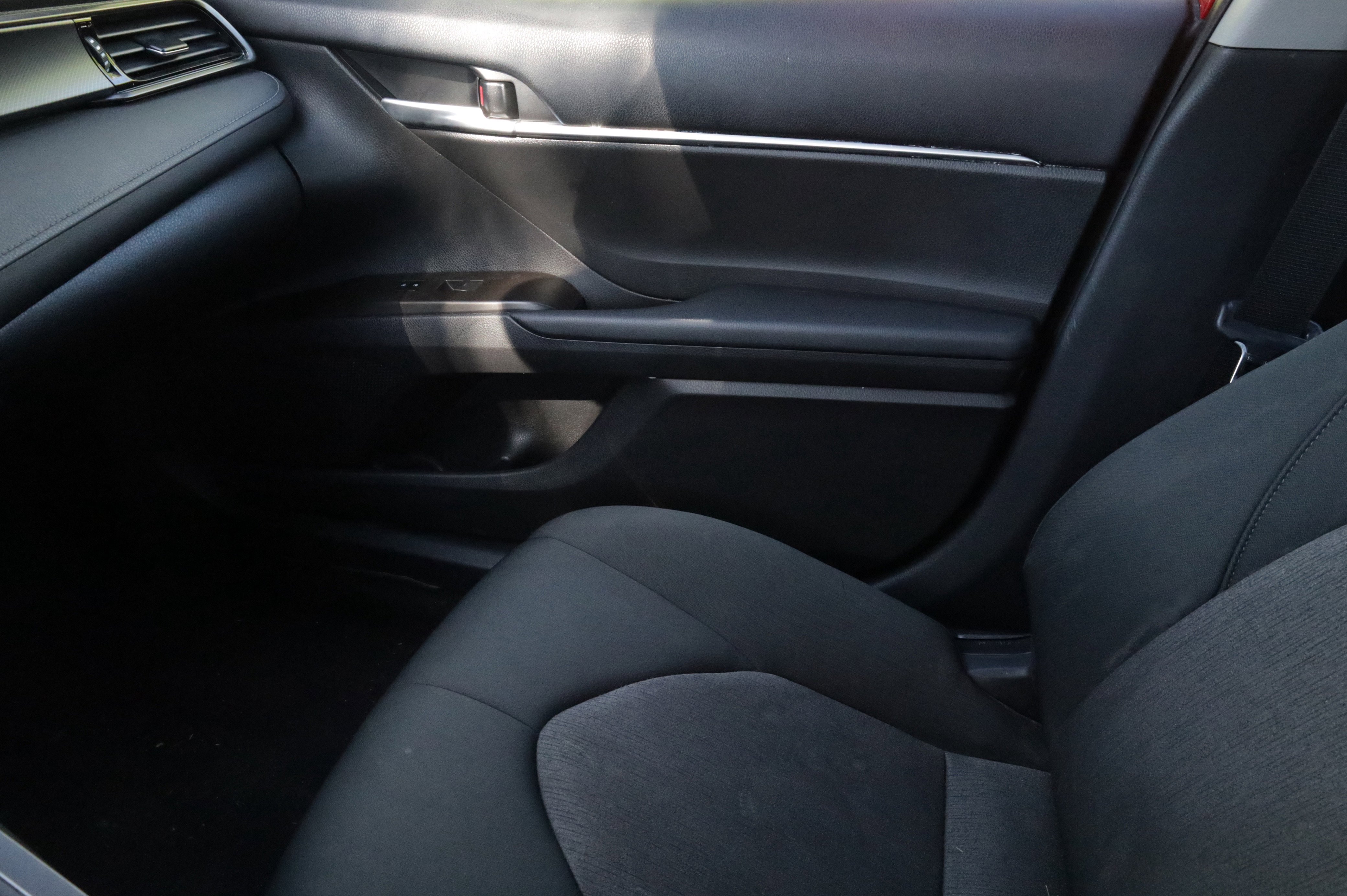 Used 2024 Toyota Camry LE FWD image 11